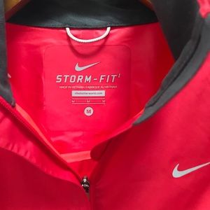 Nike Storm Fit Windbreaker